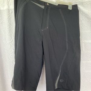 Pearl izumi canyon shorts with padded liner Size Large